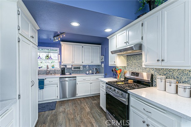 Detail Gallery Image 8 of 29 For 1010 via Esmeralda, Santa Maria,  CA 93455 - 3 Beds | 1/1 Baths