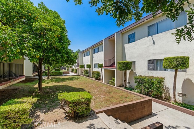 820 N Raymond Avenue, Pasadena CA: https://media.crmls.org/medias/522b3762-20ea-48d4-a94d-982cc51dc754.jpg