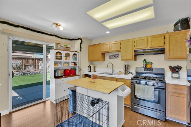 Detail Gallery Image 3 of 9 For 15248 Lynch Ct, Adelanto,  CA 92301 - 5 Beds | 2 Baths