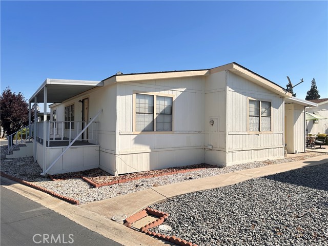 1500 Held Drive, Modesto CA: https://media.crmls.org/medias/522c17fb-897a-4f6a-96f4-8f09b601fb9a.jpg