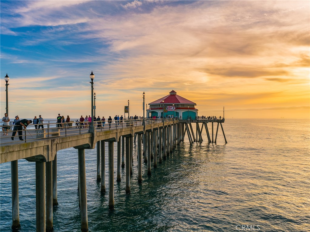 https://media.crmls.org/medias/522c2b15-4668-43f2-ad9a-a9015e593615.jpg?preset=X-Large