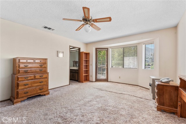Detail Gallery Image 16 of 39 For 7370 Scrub Oak Dr, Wrightwood,  CA 92397 - 3 Beds | 2/1 Baths