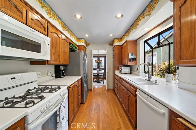 318 Avenida Santa Margarita, San Clemente CA: https://media.crmls.org/medias/522d0f80-083c-4a3d-8a2a-e488624d59fb.jpg