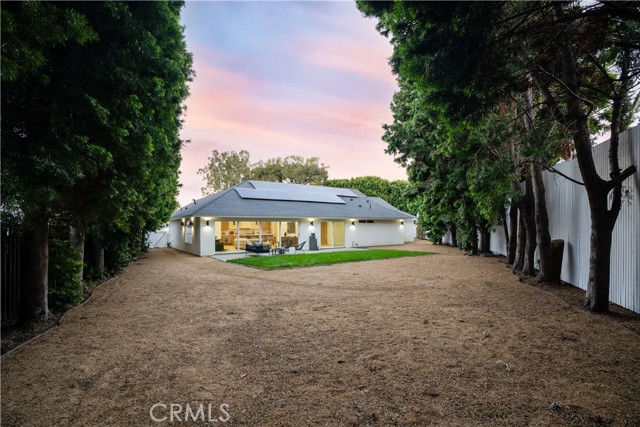 Detail Gallery Image 2 of 3 For 2055 Calvert Ave, Costa Mesa,  CA 92626 - 4 Beds | 4 Baths