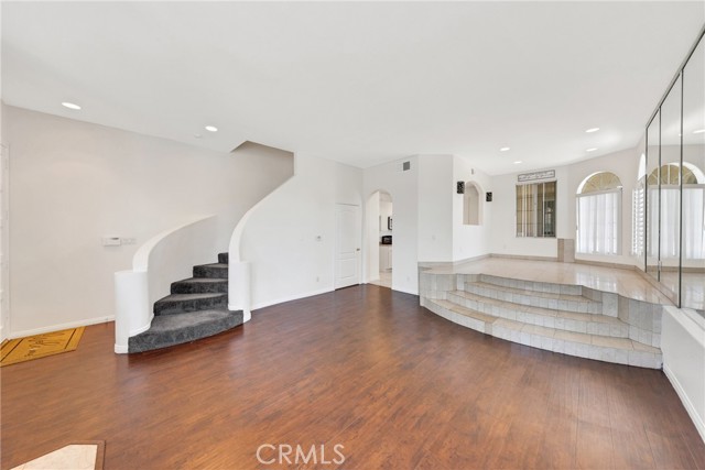 408 W Queen Street, Inglewood CA: https://media.crmls.org/medias/522e86b7-5b80-40ad-bb07-994f24677ac1.jpg