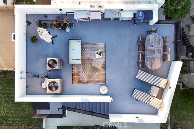 Detail Gallery Image 43 of 46 For 2400 Glendale Ct, Los Angeles,  CA 90039 - 3 Beds | 3 Baths