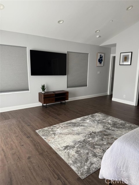 Detail Gallery Image 8 of 15 For 22237 Buena Ventura St #2,  Woodland Hills,  CA 91364 - 1 Beds | 1 Baths