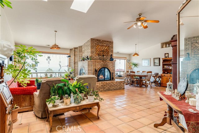 585 Via Mira Valle, Nipomo CA: https://media.crmls.org/medias/522ee681-0d3d-40ec-b04d-c3b8eb5f1ed6.jpg