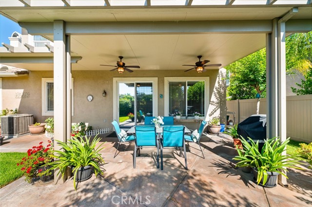 40026 Stowe Road, Temecula CA: https://media.crmls.org/medias/522efc32-7c57-4ed9-ad55-190082455b6d.jpg