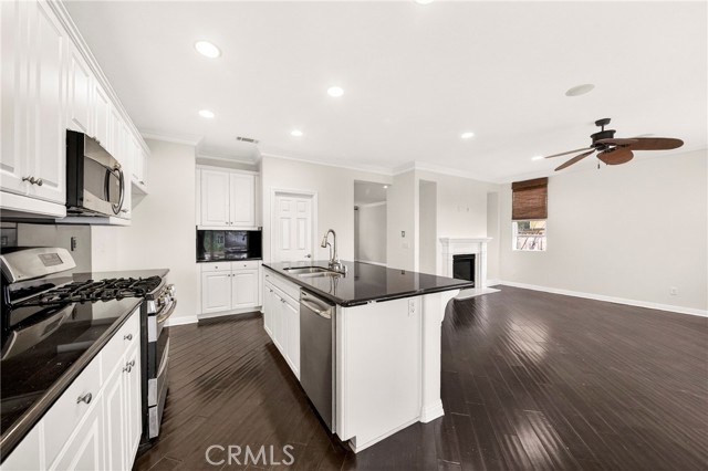 Detail Gallery Image 10 of 47 For 29415 High Ridge, Lake Elsinore,  CA 92530 - 4 Beds | 3 Baths