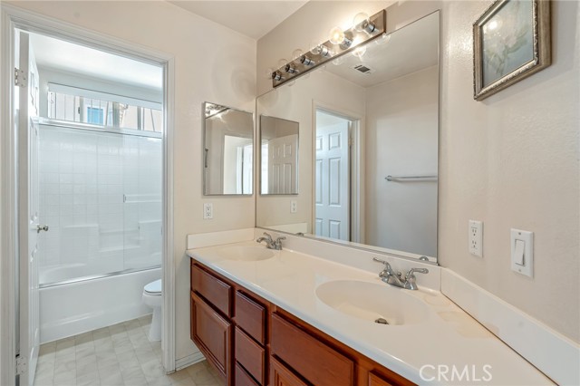 Detail Gallery Image 35 of 41 For 1070 Mandevilla Way, Corona,  CA 92879 - 3 Beds | 3/1 Baths