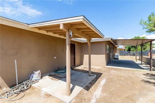 28029 Reservoir Avenue, Nuevo CA: https://media.crmls.org/medias/522fe90f-a94b-43f4-a2c3-ea3010d29f10.jpg