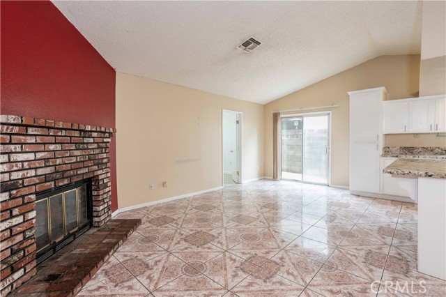 Detail Gallery Image 7 of 33 For 5905 Stone Bridge Ln, Bakersfield,  CA 93313 - 4 Beds | 2 Baths