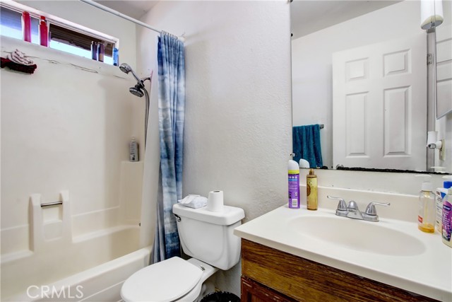 Detail Gallery Image 6 of 11 For 671 Greystone Ln, Hemet,  CA 92543 - – Beds | – Baths