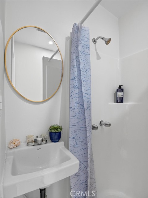 Image 31 of 43 For 3638 156th Street