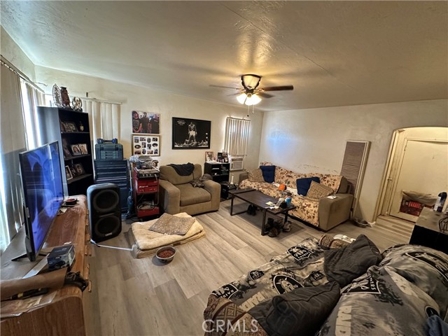 332 S Spring Street, Blythe CA: https://media.crmls.org/medias/5230d8e7-7f59-46d2-bae3-baeb8df15c5f.jpg