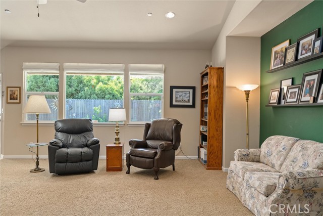 Detail Gallery Image 7 of 42 For 307 Gooselake Cir, Chico,  CA 95973 - 3 Beds | 2 Baths