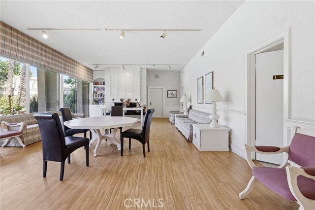 Detail Gallery Image 38 of 50 For 5330 Lindley Ave #305,  Encino,  CA 91316 - 2 Beds | 2 Baths