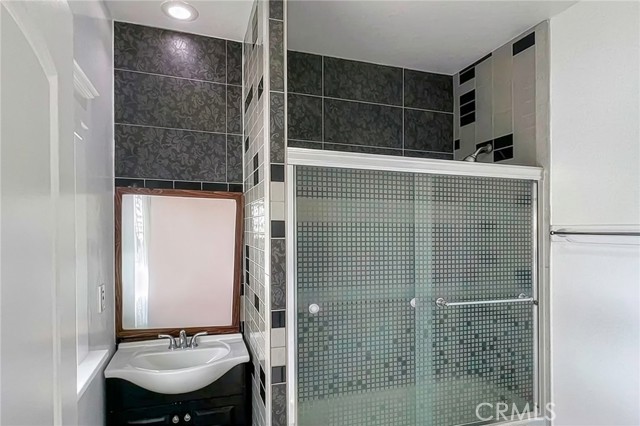 Detail Gallery Image 20 of 47 For 1251 N Commonwealth, Los Angeles,  CA 90029 - – Beds | – Baths