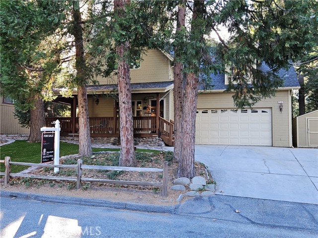 Detail Gallery Image 1 of 43 For 218 Chippewa Ln, Lake Arrowhead,  CA 92352 - 4 Beds | 2/1 Baths