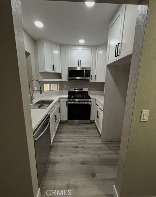 Detail Gallery Image 5 of 16 For 23745 Del Monte #153,  Valencia,  CA 91355 - 2 Beds | 2 Baths