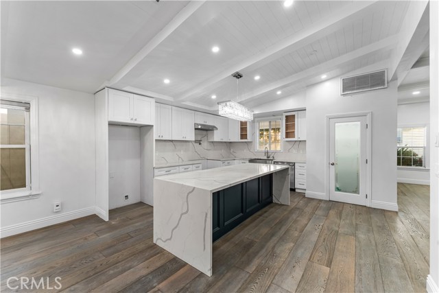 Detail Gallery Image 16 of 61 For 6418 Ringsdale Ct, Bakersfield,  CA 93313 - 3 Beds | 2/1 Baths