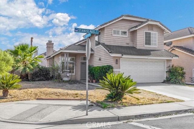 Detail Gallery Image 1 of 1 For 14195 Stanislaus Ct, Fontana,  CA 92336 - 4 Beds | 3 Baths