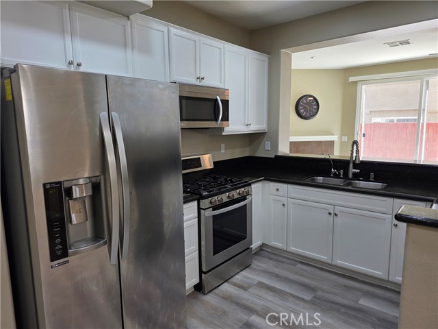 Detail Gallery Image 12 of 30 For 27533 Viridian St #2,  Murrieta,  CA 92562 - 3 Beds | 2/1 Baths