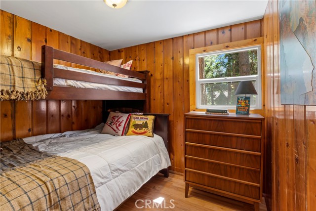 27917 Squirrel Lane, Lake Arrowhead CA: https://media.crmls.org/medias/523427ac-9aa3-4d13-a60d-eddcb0cf4d17.jpg