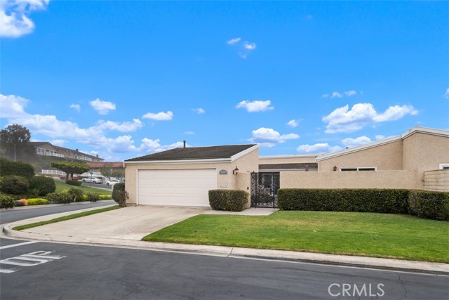 31202 Palma Drive, Laguna Niguel CA: https://media.crmls.org/medias/52348151-5287-4949-8f84-cd55f48c54c0.jpg