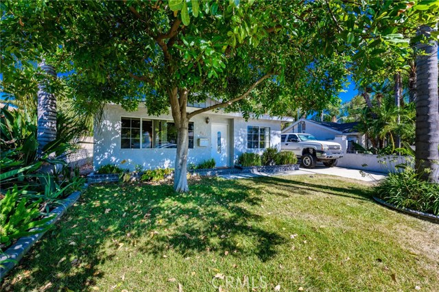 844 3rd Pl, Upland, CA 91786