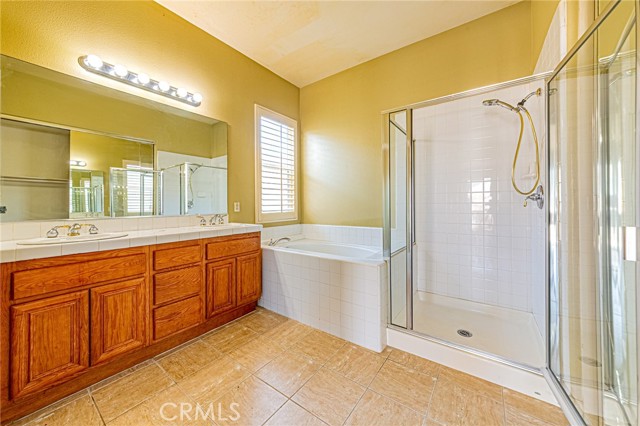 955 Blackberry Lane, Carson CA: https://media.crmls.org/medias/5235fb62-2491-42bc-bb8b-084d79586797.jpg