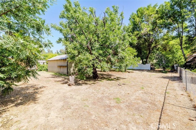 5800 Winnetka Avenue, Woodland Hills CA: https://media.crmls.org/medias/52375c97-2bb9-4c4e-b48c-3d072922b709.jpg
