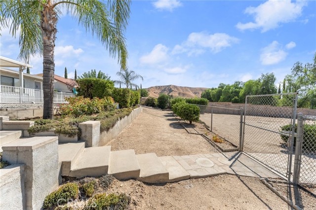 Detail Gallery Image 15 of 41 For 4140 Mockingbird, Banning,  CA 92220 - 5 Beds | 3 Baths