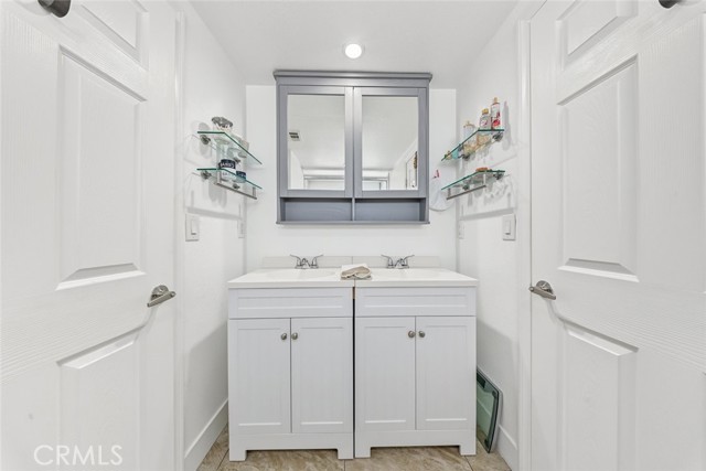 10989 Mascarell Avenue photo 15