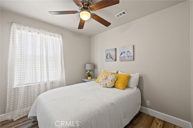2702 Worthington Avenue, Bakersfield CA: https://media.crmls.org/medias/52388296-ffd5-48d6-84bc-b6251d97c409.jpg