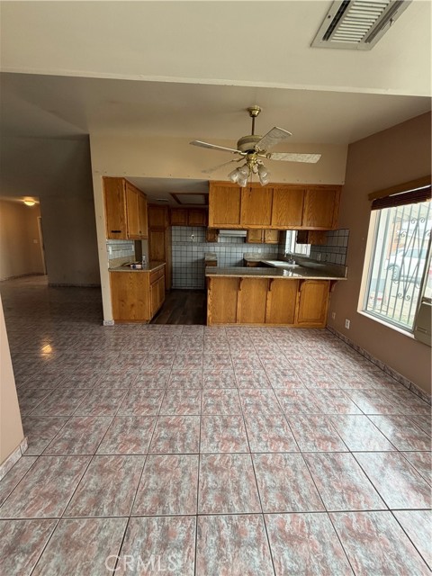 Detail Gallery Image 6 of 24 For 11497 2nd Avenue, Hesperia,  CA 92345 - 3 Beds | 2 Baths