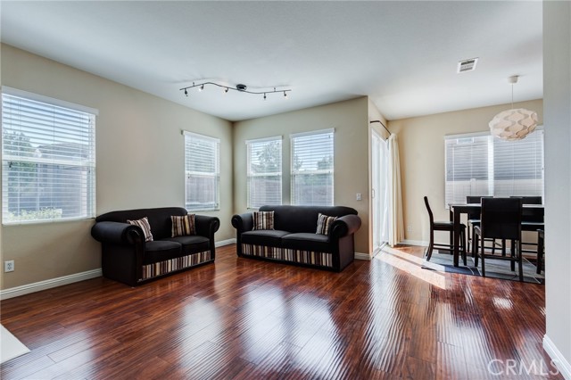 Detail Gallery Image 12 of 74 For 7679 Daphne, Chino,  CA 91708 - 3 Beds | 2/1 Baths