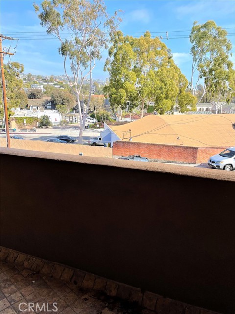 100 Cliff Drive, Laguna Beach CA: https://media.crmls.org/medias/52394d0b-bd6a-493d-894a-6fe7baeb7632.jpg