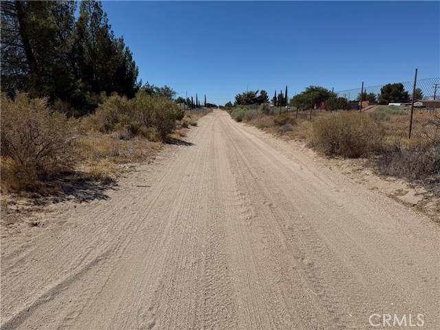9875 Braceo Street, Oak Hills CA: https://media.crmls.org/medias/523991b3-e411-488b-98c8-cb63db2aa5f4.jpg