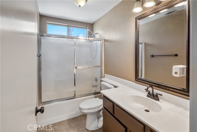 23247 Coffee Berry Circle, Corona CA: https://media.crmls.org/medias/5239f6fb-d573-4d27-9a42-f3ca7c79f992.jpg