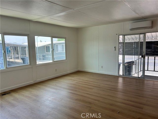 1455 S State Street, Hemet CA: https://media.crmls.org/medias/523a27bd-0fdc-4362-8c45-669ae7792a93.jpg