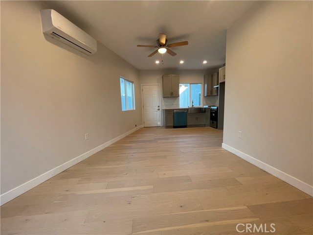 623 E Elm Street, Ontario CA: https://media.crmls.org/medias/523b26b5-f4b3-4ea4-9078-fd481318ec77.jpg