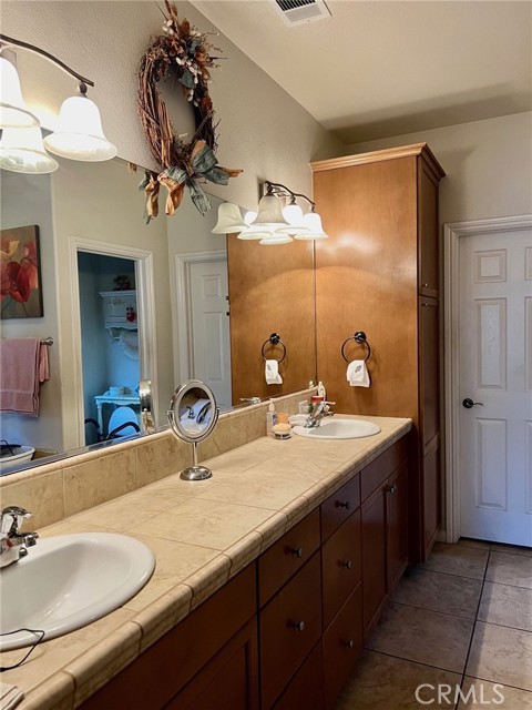 Detail Gallery Image 12 of 28 For 2675 Amalfi, Chowchilla,  CA 93610 - 4 Beds | 3/1 Baths