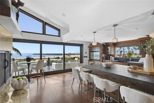 Detail Gallery Image 10 of 56 For 3150 Breakers, Corona Del Mar,  CA 92625 - 4 Beds | 5 Baths