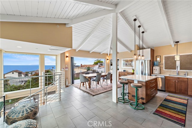 Detail Gallery Image 4 of 44 For 2760 Highland Way, Laguna Beach,  CA 92651 - 3 Beds | 3 Baths