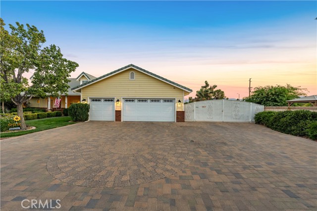 Detail Gallery Image 14 of 75 For 2608 Desert Rose Dr, Lancaster,  CA 93536 - 4 Beds | 4 Baths