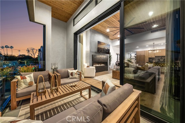 171 Savona Walk, Long Beach CA: https://media.crmls.org/medias/523dca31-174f-4fe5-9606-37fd9c58ee8c.jpg