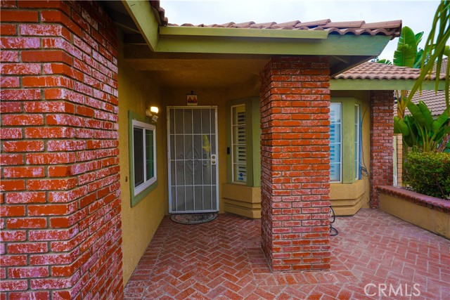 Detail Gallery Image 2 of 10 For 565 E Bermuda Dunes St, Ontario,  CA 91761 - 3 Beds | 2 Baths