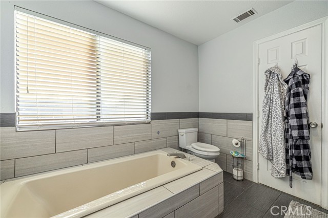 13290 Riverview Drive, Victorville CA: https://media.crmls.org/medias/523ef421-4a28-4275-bf20-1d7c7968811c.jpg